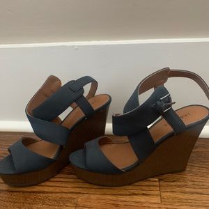 NEVER WORN DSW Wedge